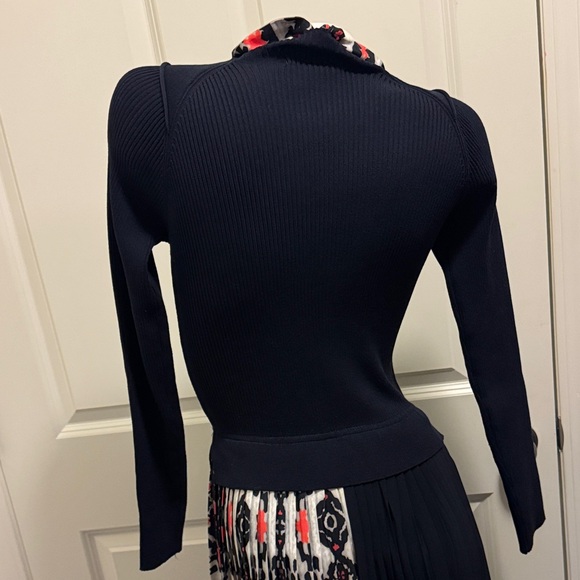 Chic & Elegant Asymmetrical Navy Dress - Sweater Top & Patterned Scarf LIKE NEW - Picture 9 of 15